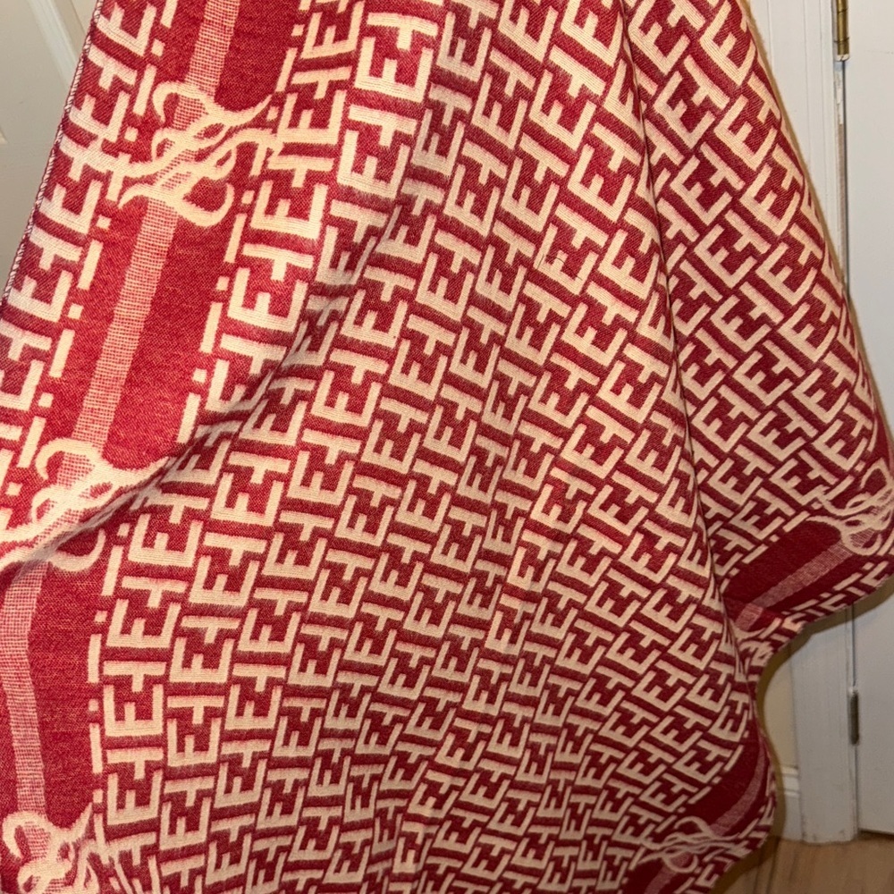 Red and White Patterned Scarf - Picture 4 of 11